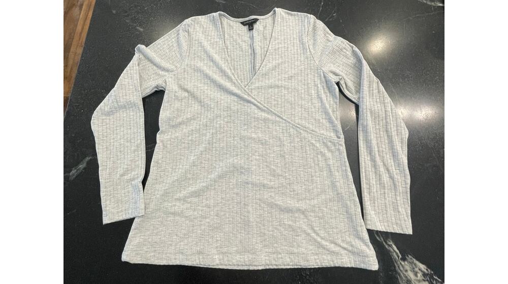 Banana Republic gray ribbed wrap front v neck long sleeve top LG